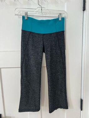 Lululemon Charcoal & Blue Active Leggings